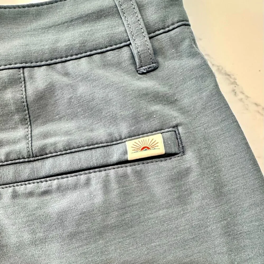 Faherty All Day Shorts. Blue. Size 34.